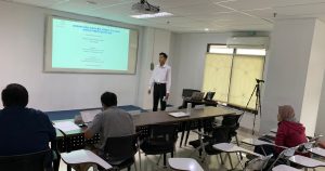 Dokumentasi pribadi Muhammad Mustofa Bisri saat mempresentasikan hasil penelitiannya di sidang Tugas Akhir