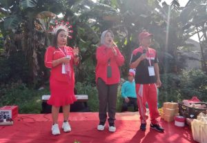 Sari Puspita Dokter Puskesmas Pondok Sukmajaya saat memberikan himbaun