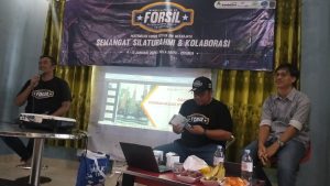 Keterangan foto : Ketua Forsil RW Mekarjaya, Kodel Wardi saat menyampaikan sambutan.