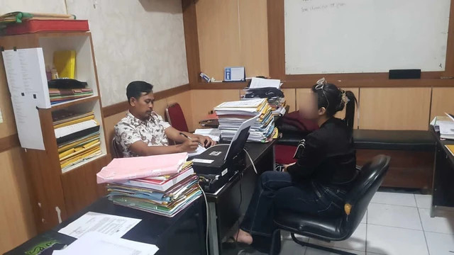 Video Viral Wanita Pekerja Salon di Lebak Injak Al-Quran, Pelaku Diamankan Polisi