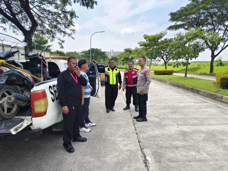Patroli Humanis Polsek Cikarang Pusat, Perkuat Rasa Aman dan Cegah Kenakalan Remaja di Lingkungan Masyarakat