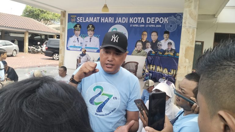 Gerak Jalan Sehat HUT ke-27 Kota Depok, Hasbullah Apresiasi Ribuan Warga yang Berpartisipasi