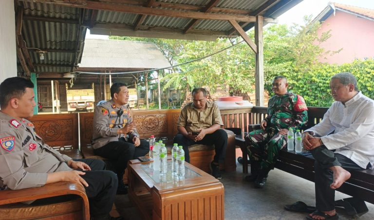 Kapolsek Cikarang Timur Perkuat Sinergi Kamtibmas, Sambangi Para Kepala Desa Demi Kondusifitas Pengisian BPD dan Persiapan Pilkades Serentak
