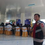 Unit Patroli Polsek Ciampel Hadirkan Pengamanan Humanis di Temu Karya Karang Taruna Kecamatan Ciampel