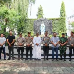 Jaga Kekhusyukan Ibadah, Polres Metro Depok Padatkan Personel Amankan Perayaan Kenaikan Isa Almasih