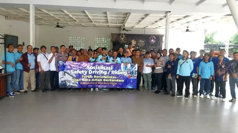 60 Pengemudi SPPG Depok Dibekali Ilmu Safety Driving oleh Satlantas Polres, Dukung Distribusi MBG Aman & Tepat Sasaran