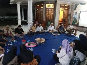 Keterangan Poto: Suasana rapat saat pembentukan panitia (Dok. RW 01)