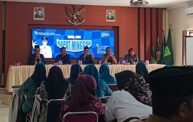 Kepala Desa Didampingi Sekdes Cibatu Sampaikan Hasil Minggon Kecamatan, Dorong Peningkatan Pelayanan, Keamanan, dan Partisipasi Masyarakat