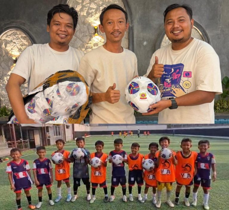 Siswa dan Orang Tua SSB Persipa Sukaresmi Apresiasi Karang Taruna atas Bantuan Bola Latihan