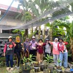 GERAKAN OPERASI BERSIH RW 07 MEKARJAYA, KWT SERUNI IKUT PERTAHANKAN KEBERSIHAN DAN KETAHANAN PANGAN   