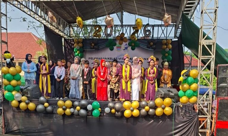 Semarak Pentas Seni Warnai Pelepasan Siswa Kelas VI dan Kenaikan Kelas SDN Sertajaya 03, Wujudkan Generasi Berprestasi dan Berkarakter
