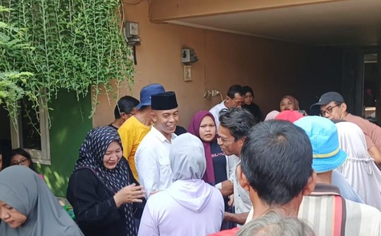 H. Budi Georn Rayakan Ulang Tahun ke-48 dengan Berbagi Seribu Paket Sembako untuk Warga Desa Wadas