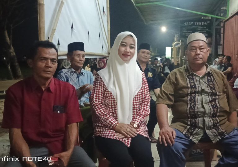 Diiringi Dukungan Tokoh Masyarakat dan Keluarga, Hj. Putri Nurul Fajar Deklarasikan Diri sebagai Calon Kepala Desa Karangharum