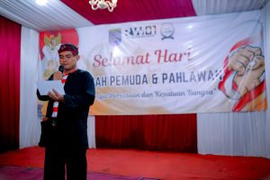 Keterangan Poto: Heriyanto S.Pd. saat memberikan sambutan pada acara yang di laksanakan Karang Taruna RW 01 (Dok. RW 01)