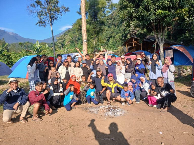 Tadabur Alam di Kaki Gunung Gede: MT Balai Wartawan Depok Perkuat Iman, Ukhuwah, dan Semangat Kebersamaan