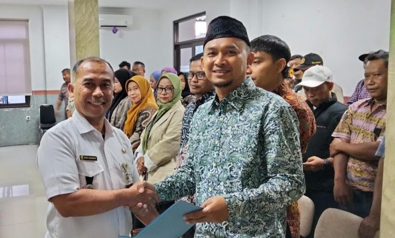 Pelantikan Pengurus RT dan RW RW 10 Dunguscariang Tandai Babak Baru Kepemimpinan Partisipatif Menuju Lingkungan yang Maju dan Berdaya Saing