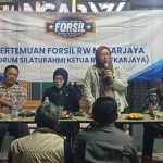 Kadis DLHK Kota Depok Hadir Hingga Larut Malam, Dengar Langsung Polemik Retribusi Sampah di Mekarjaya   