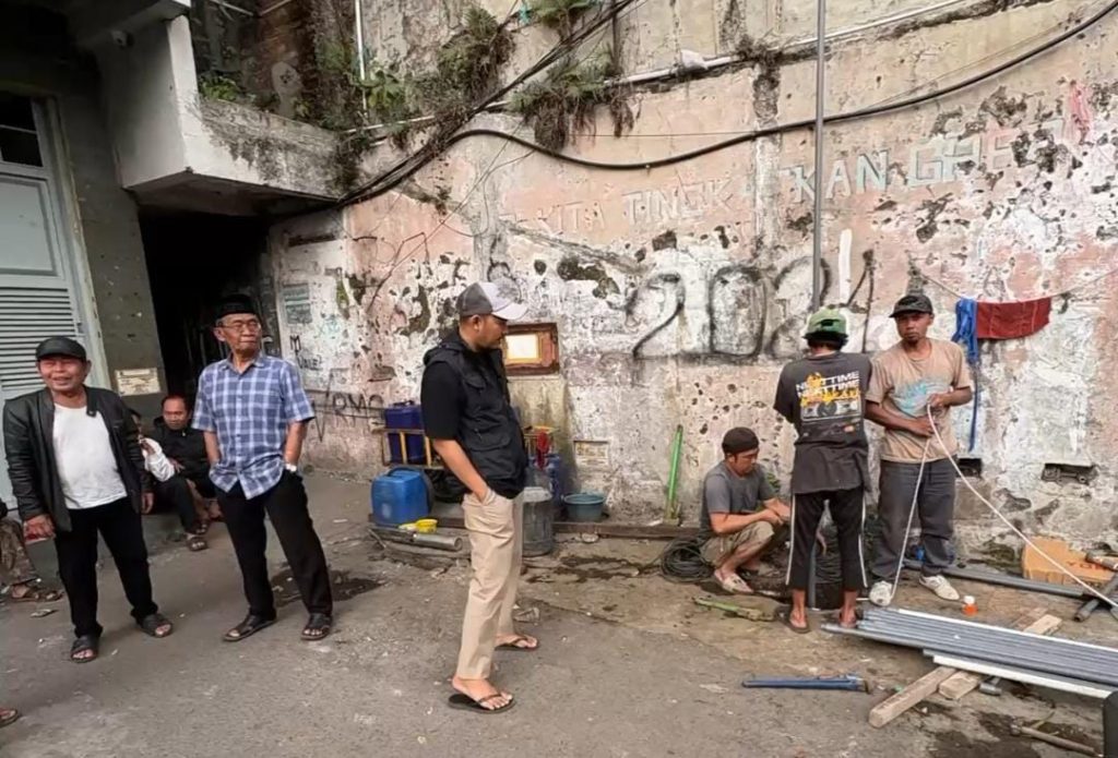 Ketua RW 10 Dunguscariang Harry Kurniawan, S.H. Perkuat Layanan Air Bersih, Pemasangan Mesin Sible Jadi Solusi Kebutuhan Warga