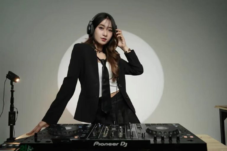 Yeonine: Mahakarya Gen Z yang Menari di Antara Panggung, Vokal, dan Denyut Masa Depan