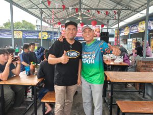 Ketua RW 24 Puji Santoso bersama Ketua Forsil RW Kelurahan Mekarjaya Kodel Wardi 