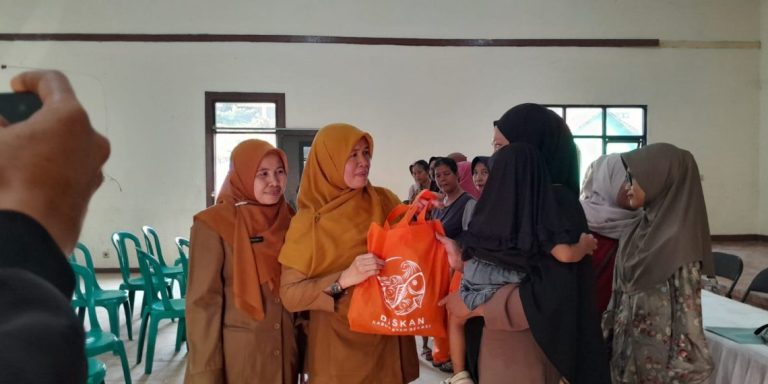 Hj. Tita Komala Dorong Gemar Makan Ikan, Program “Siap Bugarkan” Jadi Andalan Cegah Stunting di Bekasi