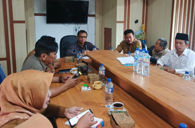 Camat Ciampel Agus Sugiono Ajak Semua Elemen Bersinergi Hadapi Kemarau dan Pengisian BPD