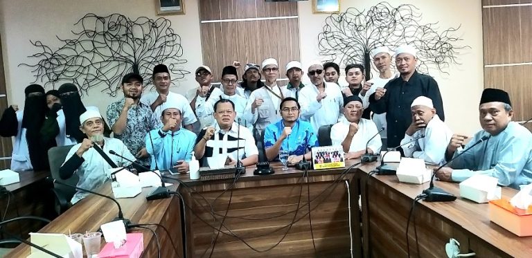 JANGAN DIAM SAJA! Ulama dan Ormas Se-Depok Desak Pembuatan Perda Larangan LGBTQ dan Miras