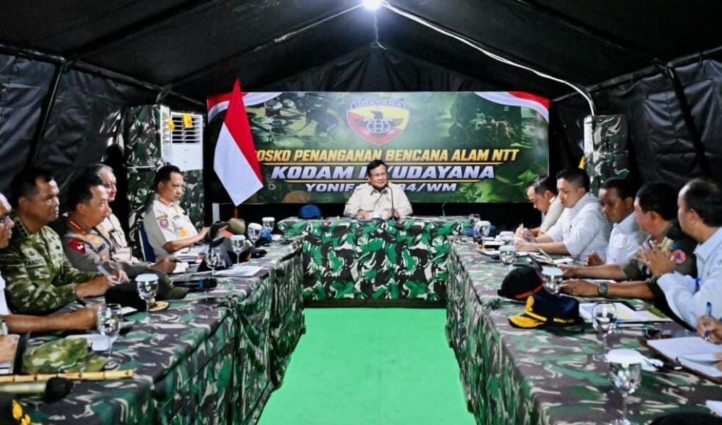 Tinjau Penanganan Gempa NTT, Kapolri Laporkan Bantuan Rp12,68 M dan Puluhan Posko ke Presiden Prabowo