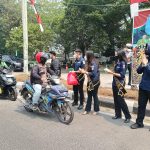 Polda Kalteng Bagikan 500 Masker kepada Pengendara