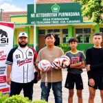 Dari Sebuah Bola, Tumbuh Kepedulian: PSI Karawang Hadir di MI Attohiriyah Purwadana